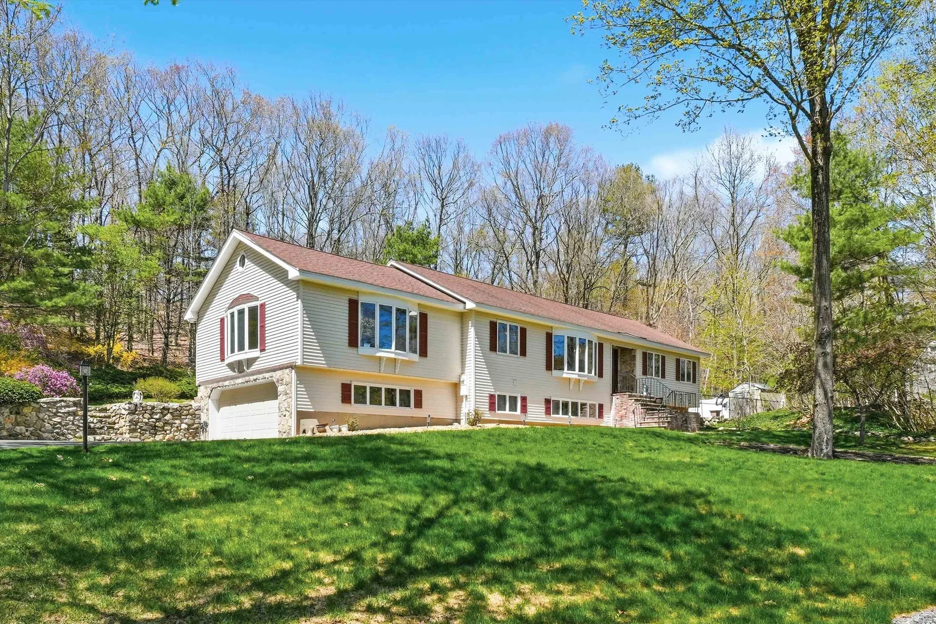 11 Oriole Road Windham NH 03087