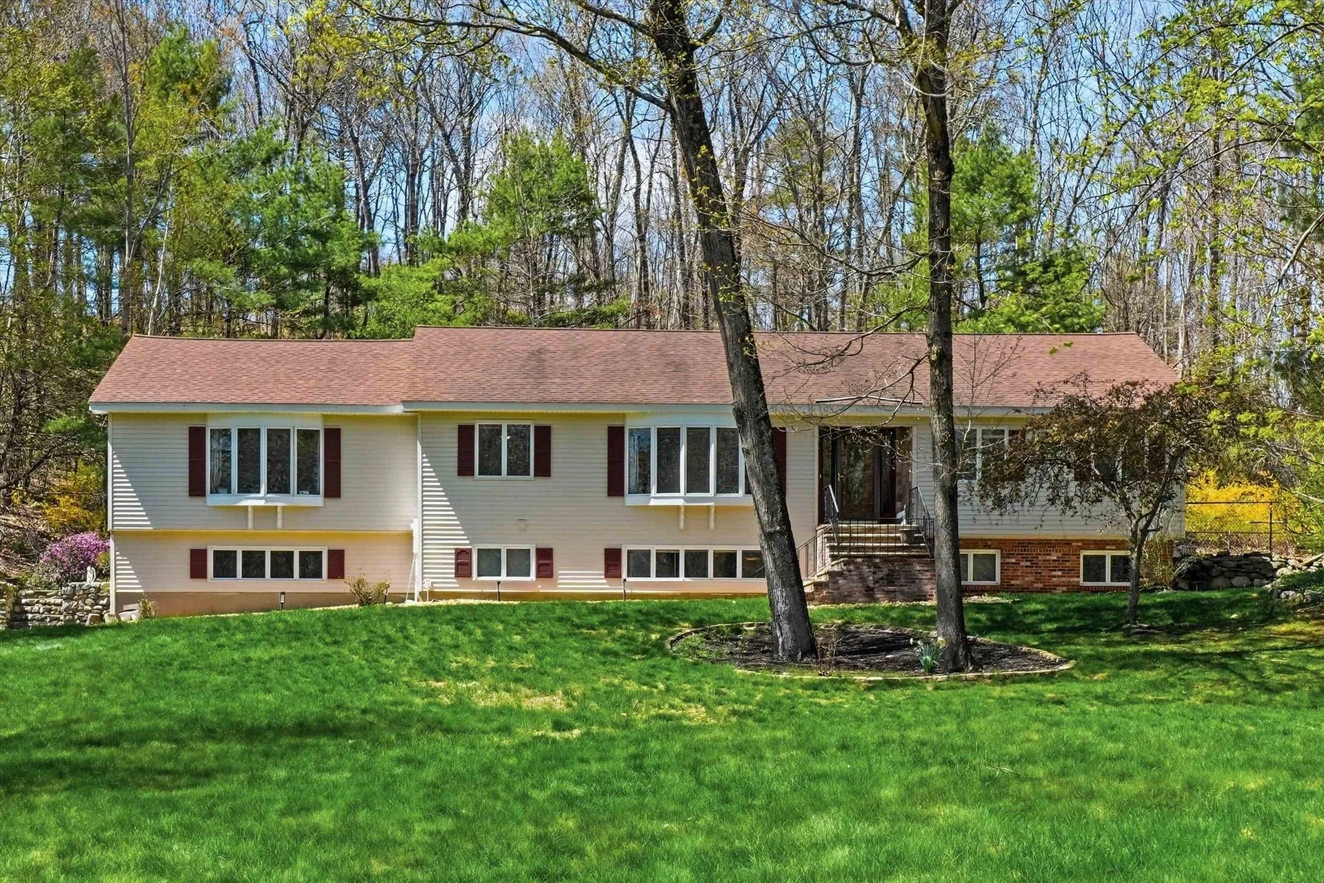 11 Oriole Road Windham NH 03087