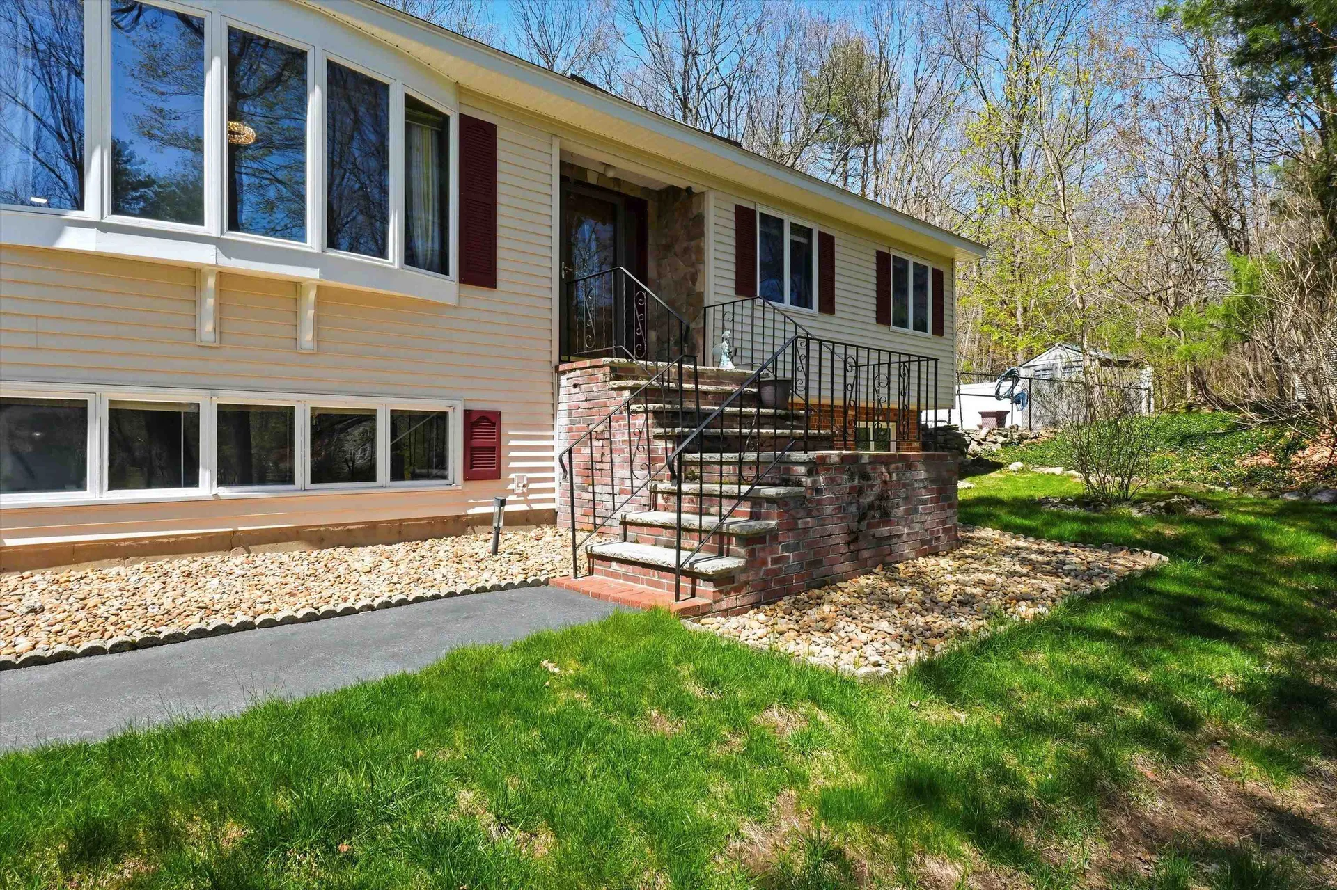 11 Oriole Road Windham NH 03087