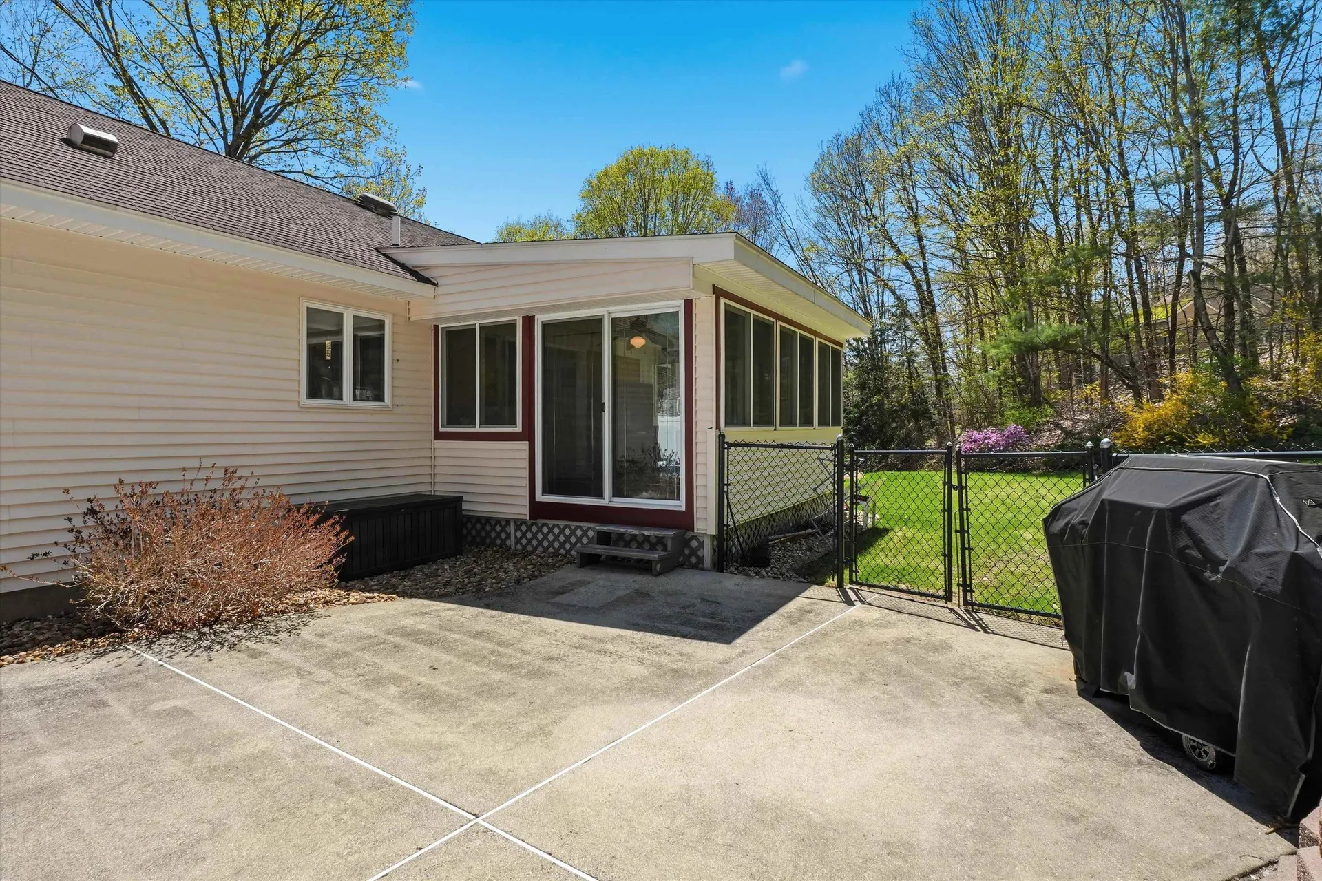 11 Oriole Road Windham NH 03087