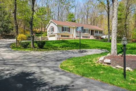 11 Oriole Road Windham NH 03087