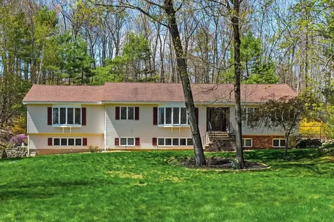 11 Oriole Road Windham NH 03087
