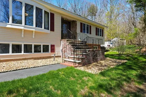 11 Oriole Road Windham NH 03087
