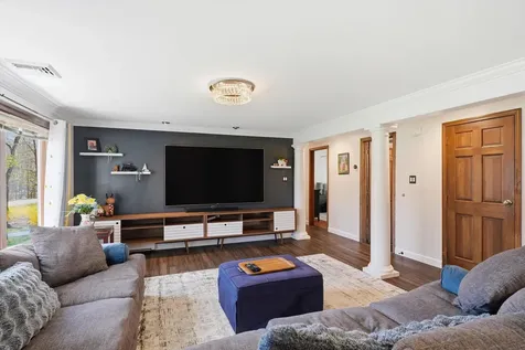 11 Oriole Road Windham NH 03087
