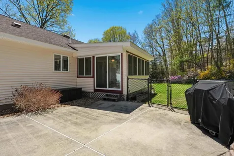11 Oriole Road Windham NH 03087