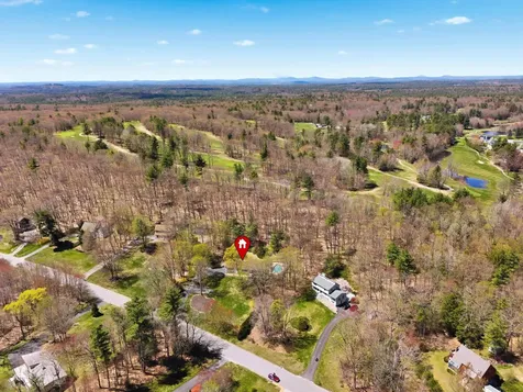 11 Oriole Road Windham NH 03087