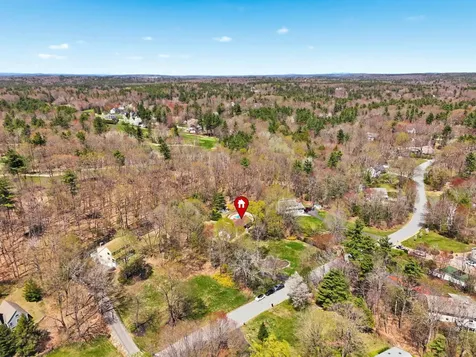 11 Oriole Road Windham NH 03087
