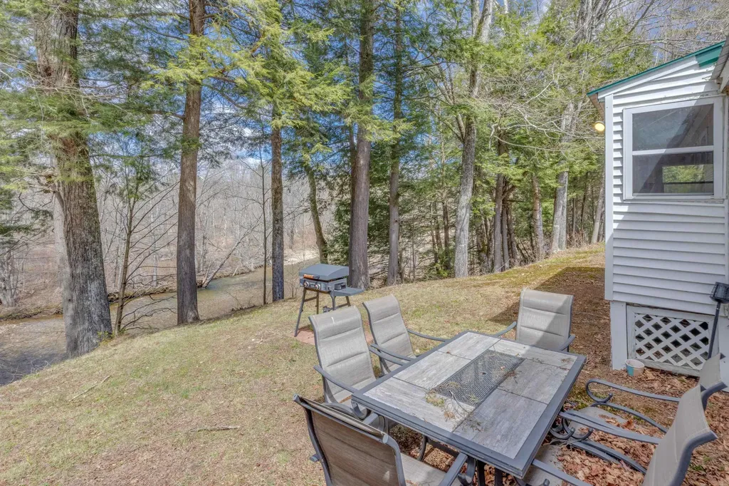 3/14 Lloyd Street Campton NH 03223