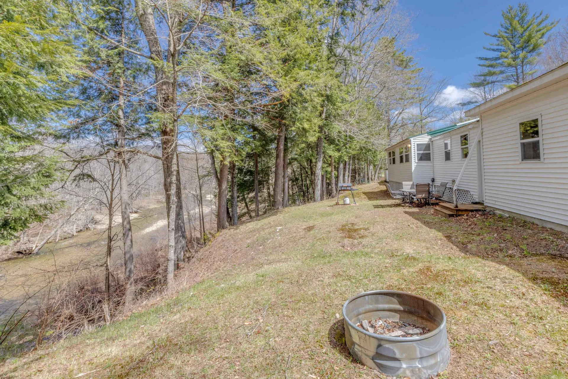3/14 Lloyd Street Campton NH 03223