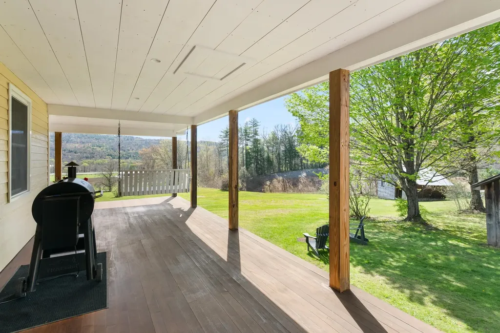 88 Dummerston Station Road Dummerston VT 05346