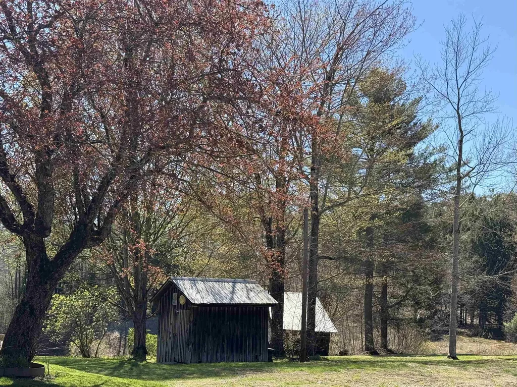 88 Dummerston Station Road Dummerston VT 05346