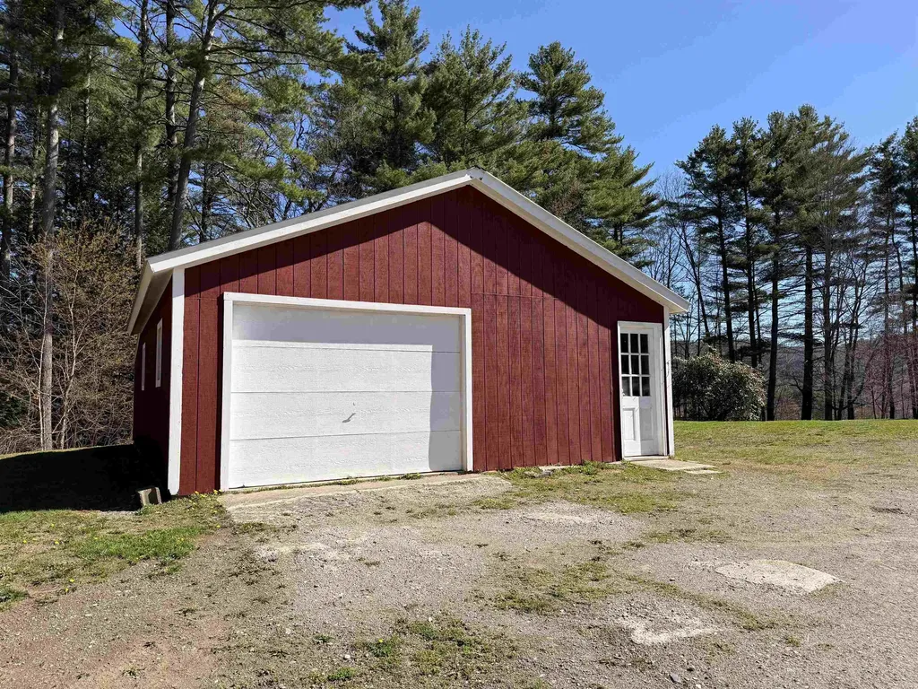 88 Dummerston Station Road Dummerston VT 05346