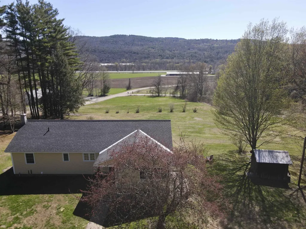 88 Dummerston Station Road Dummerston VT 05346