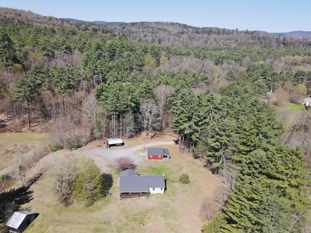 88 Dummerston Station Road Dummerston VT 05346