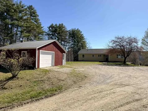 88 Dummerston Station Road Dummerston VT 05346
