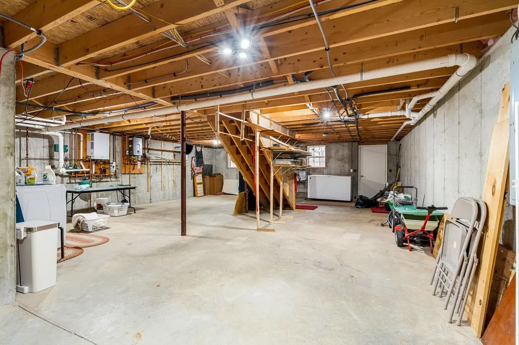 9 Roseberry Lane Kittery ME 03904