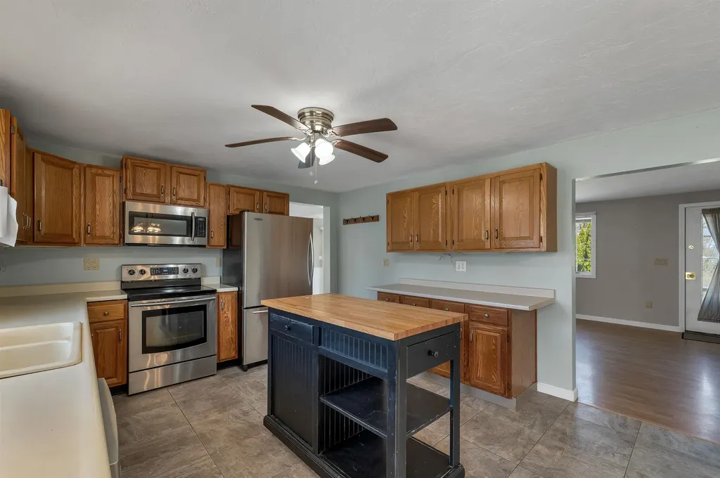 6 Marilyn Drive Belmont NH 03220