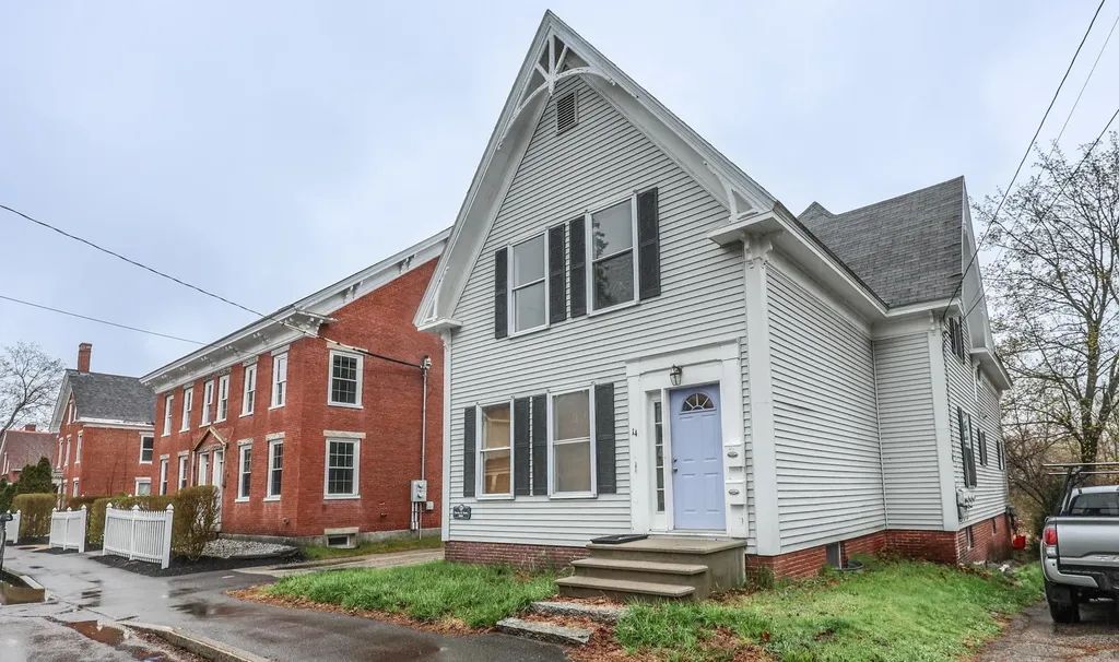 14 Chestnut Street Pittsfield NH 03263