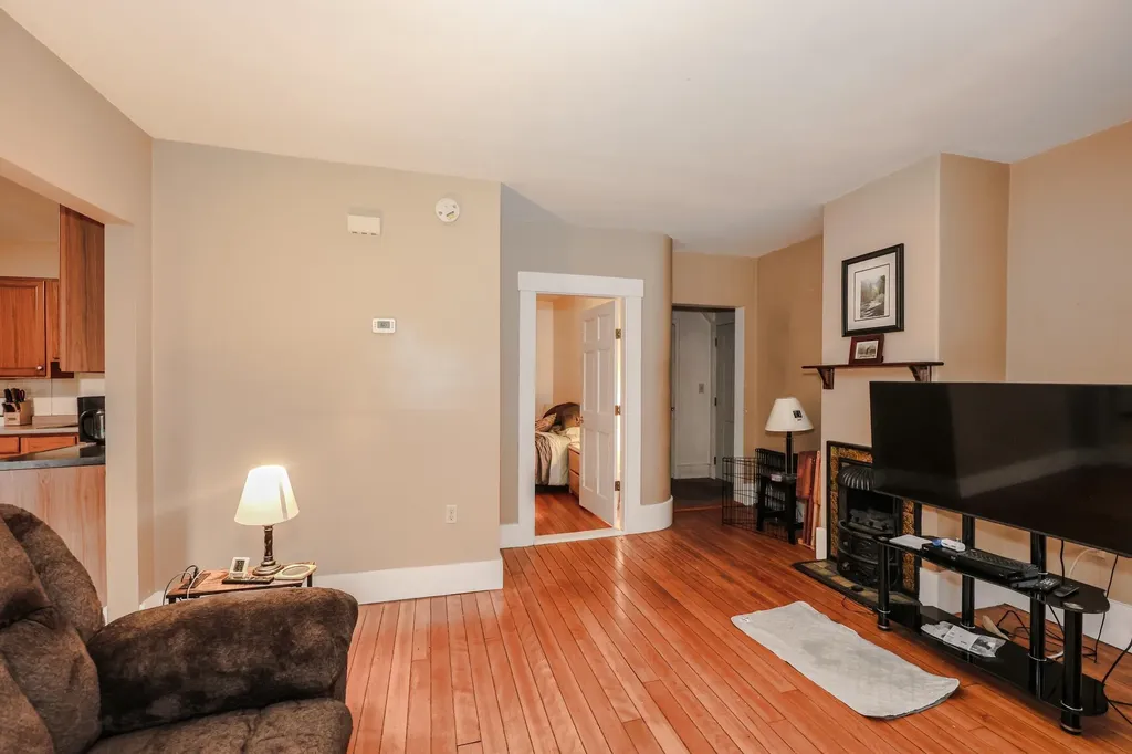 14 Chestnut Street Pittsfield NH 03263
