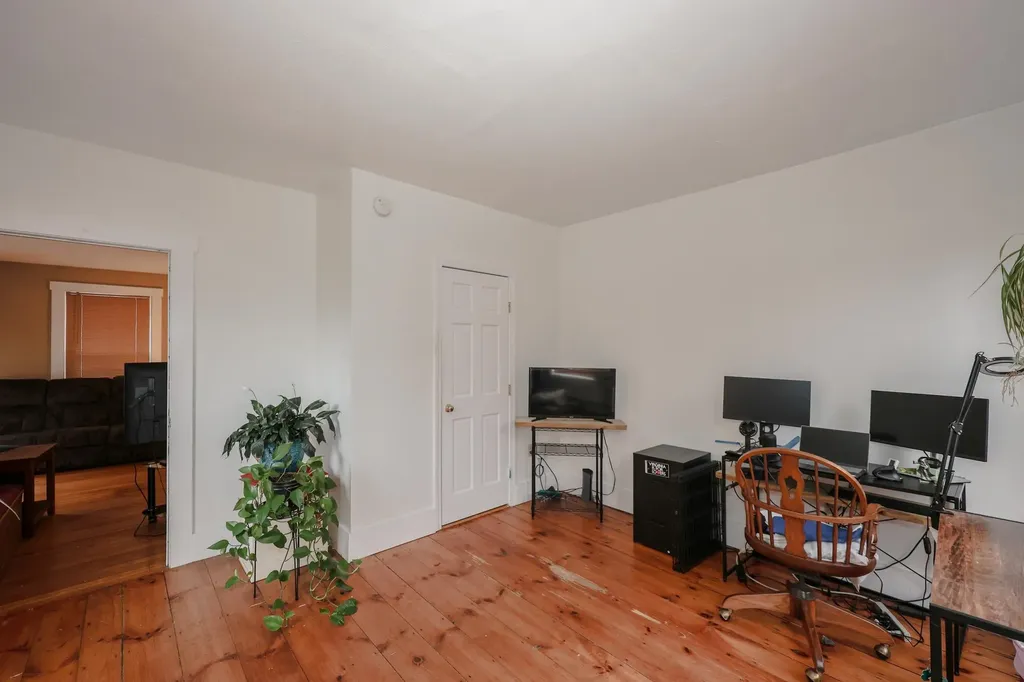 14 Chestnut Street Pittsfield NH 03263