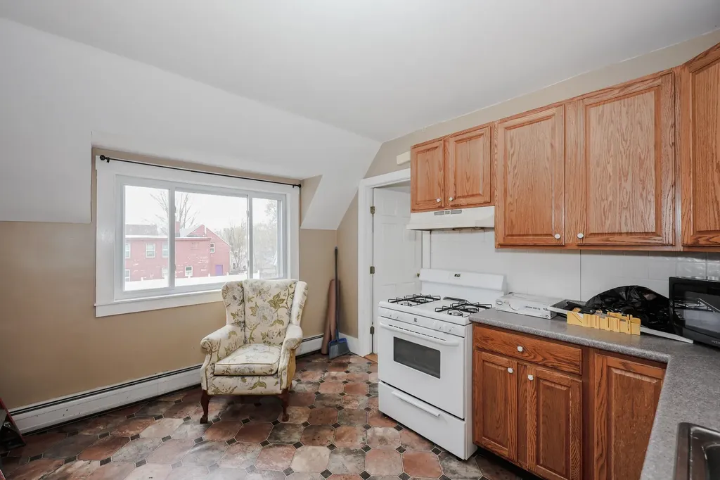 14 Chestnut Street Pittsfield NH 03263