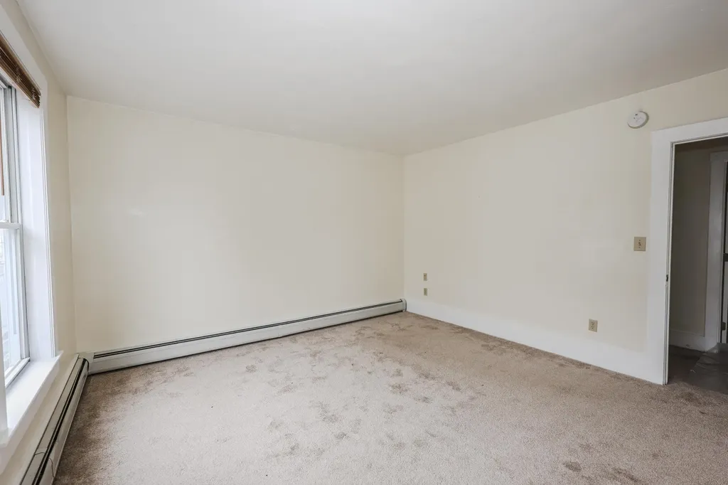 14 Chestnut Street Pittsfield NH 03263