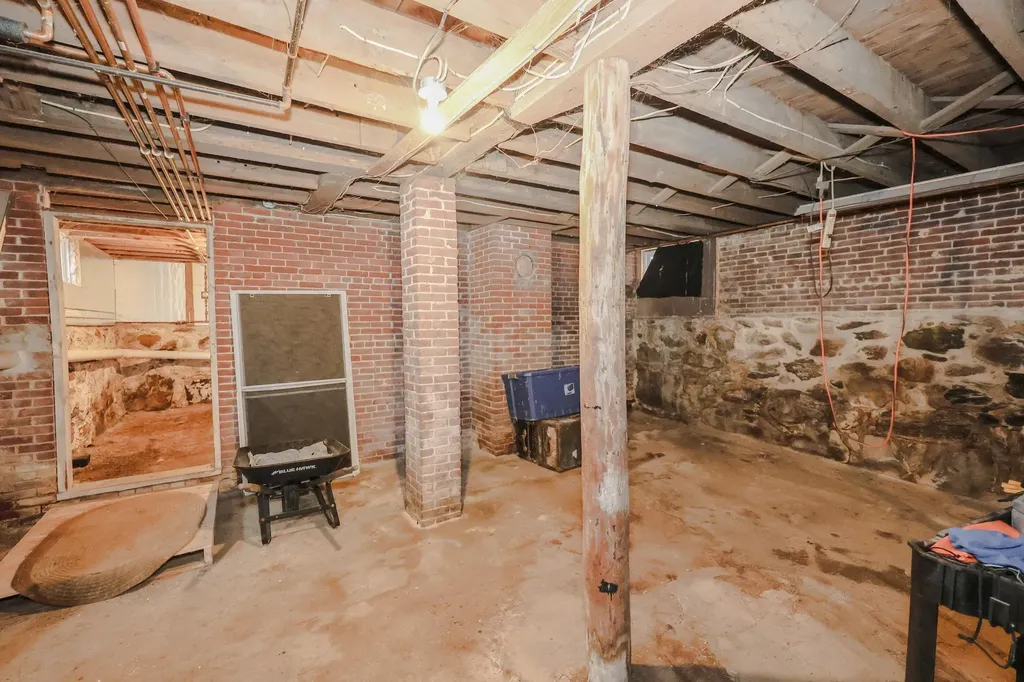 14 Chestnut Street Pittsfield NH 03263