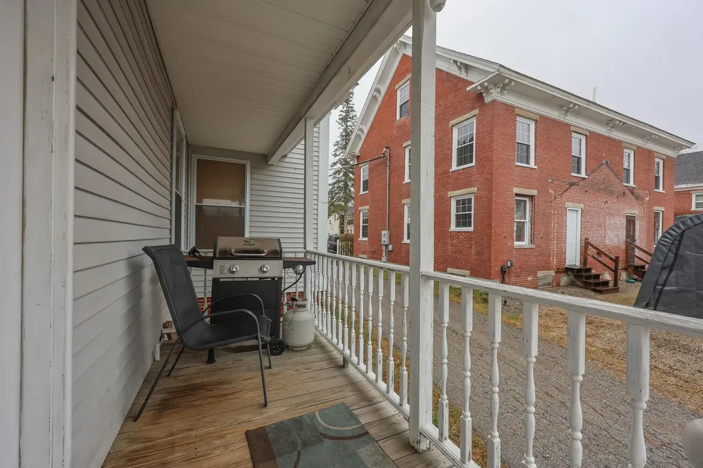 14 Chestnut Street Pittsfield NH 03263