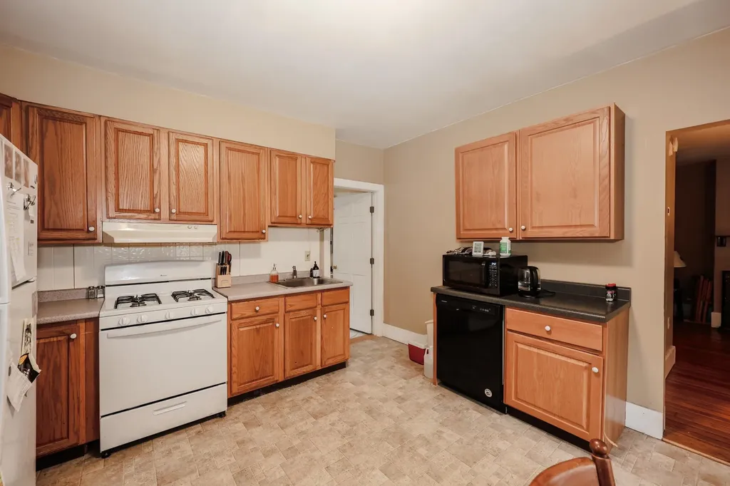 14 Chestnut Street Pittsfield NH 03263
