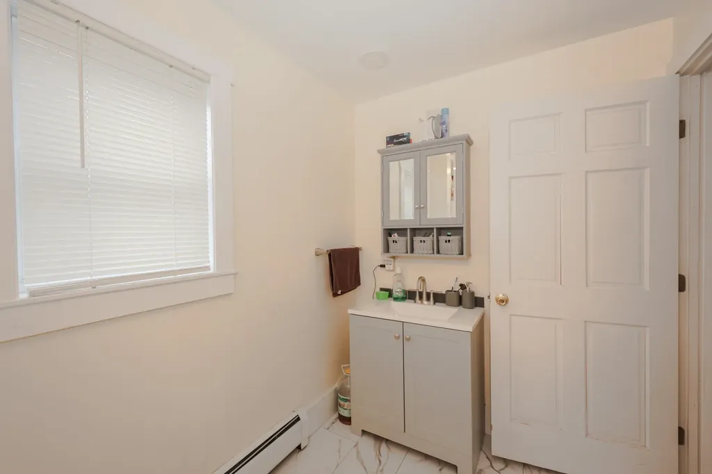 14 Chestnut Street Pittsfield NH 03263