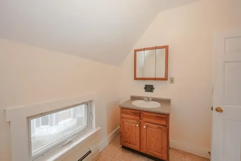 14 Chestnut Street Pittsfield NH 03263