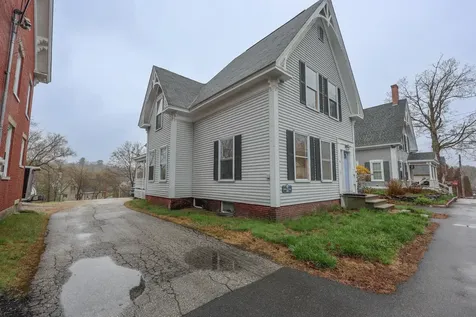 14 Chestnut Street Pittsfield NH 03263