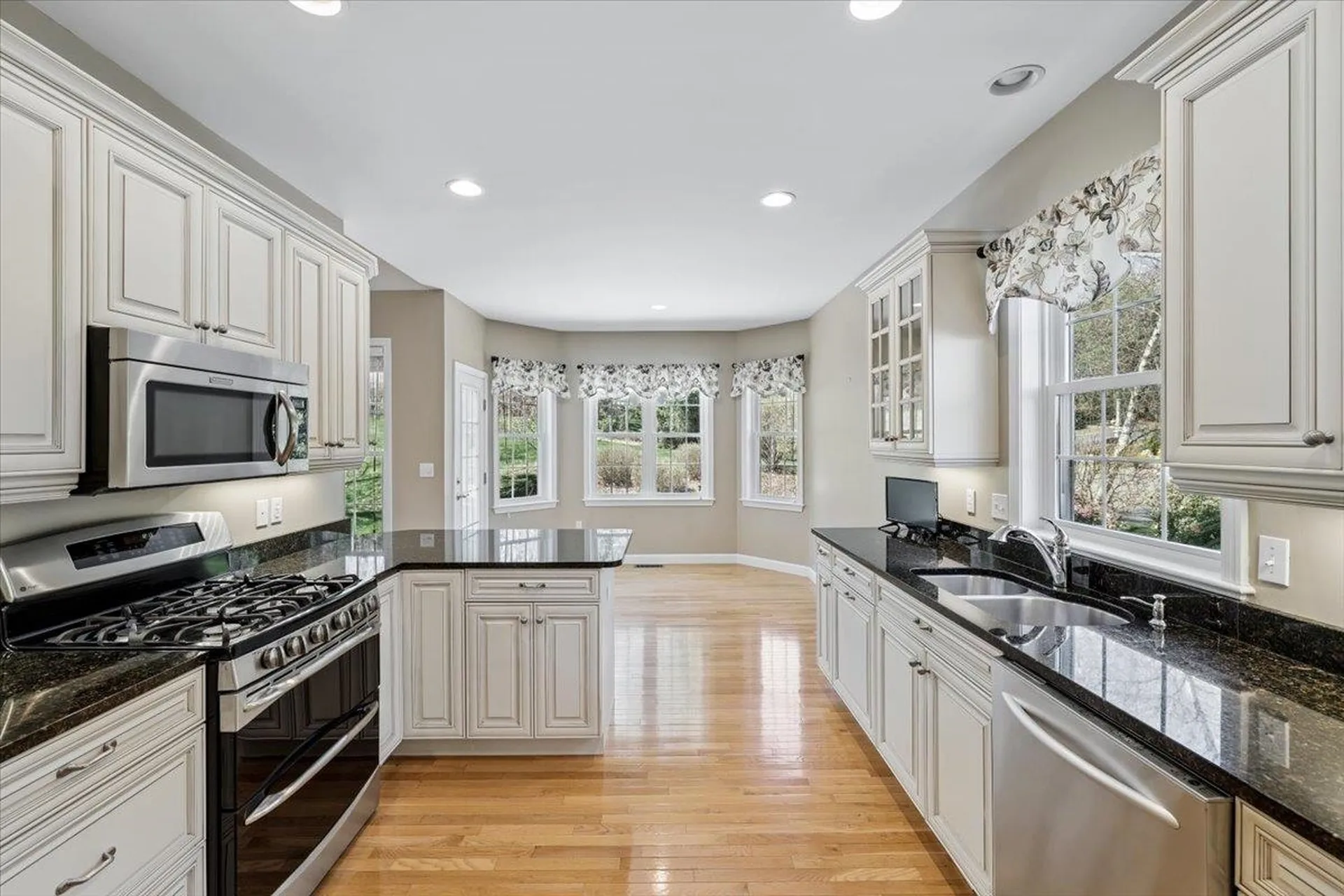 32 White Pine Lane Manchester NH 03102