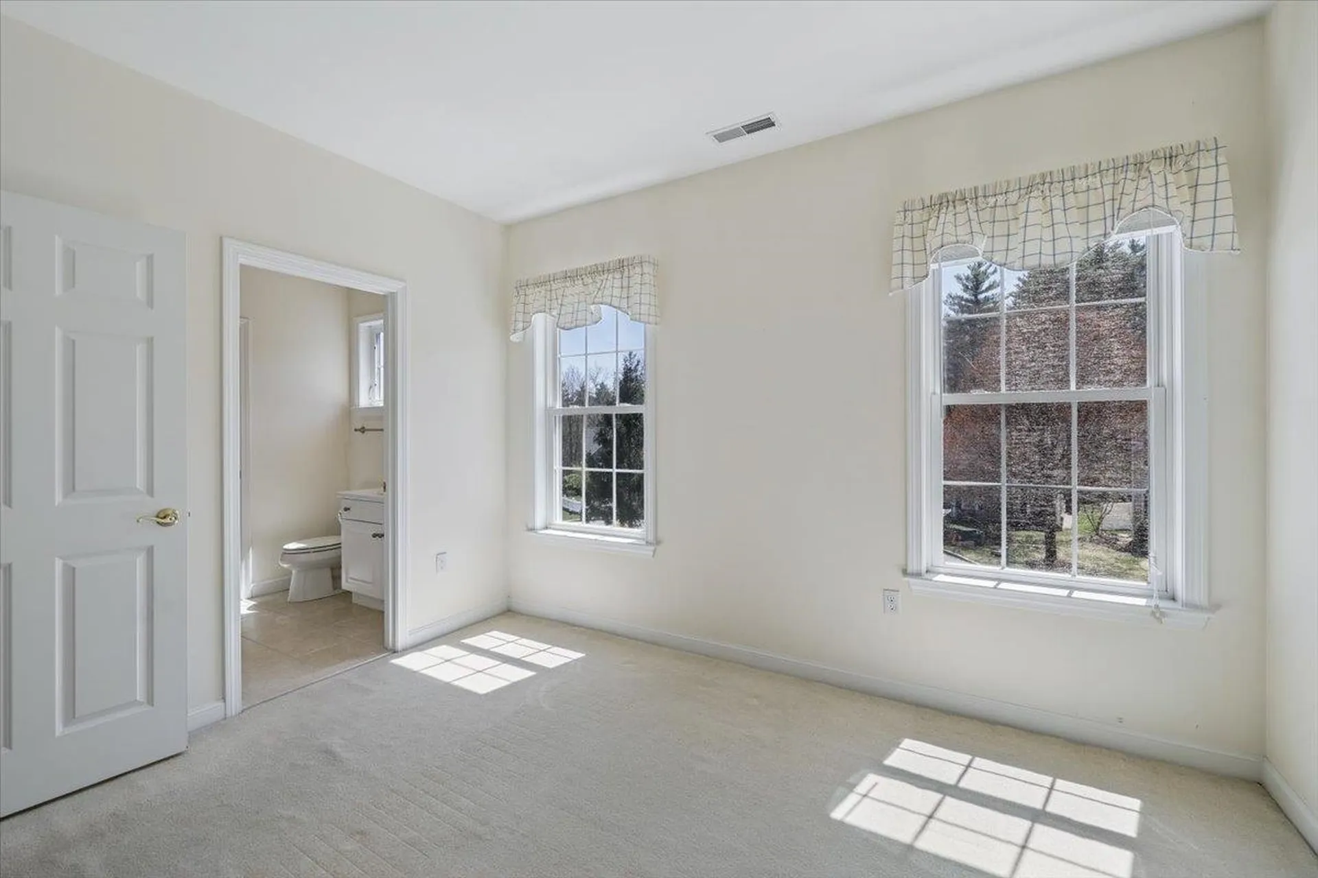 32 White Pine Lane Manchester NH 03102