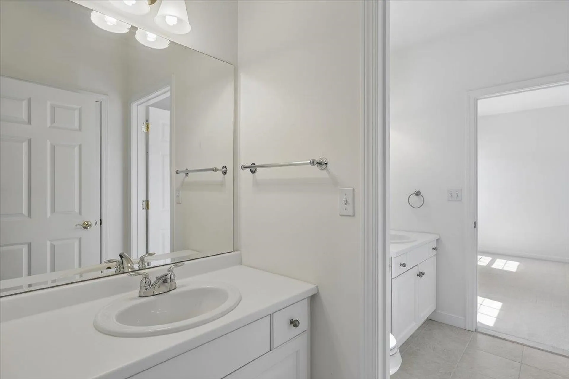 32 White Pine Lane Manchester NH 03102
