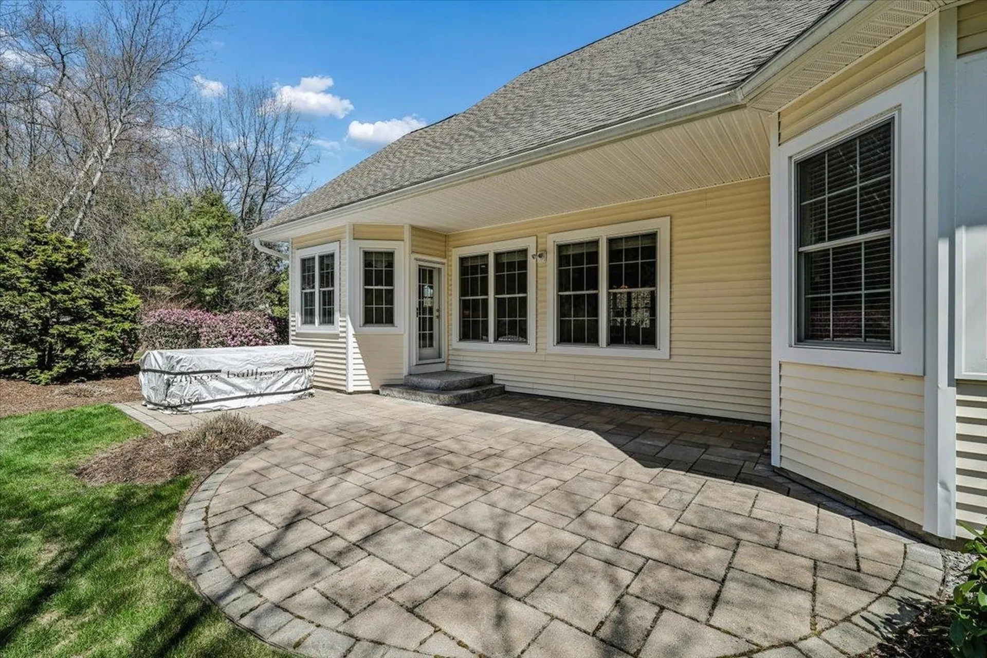 32 White Pine Lane Manchester NH 03102