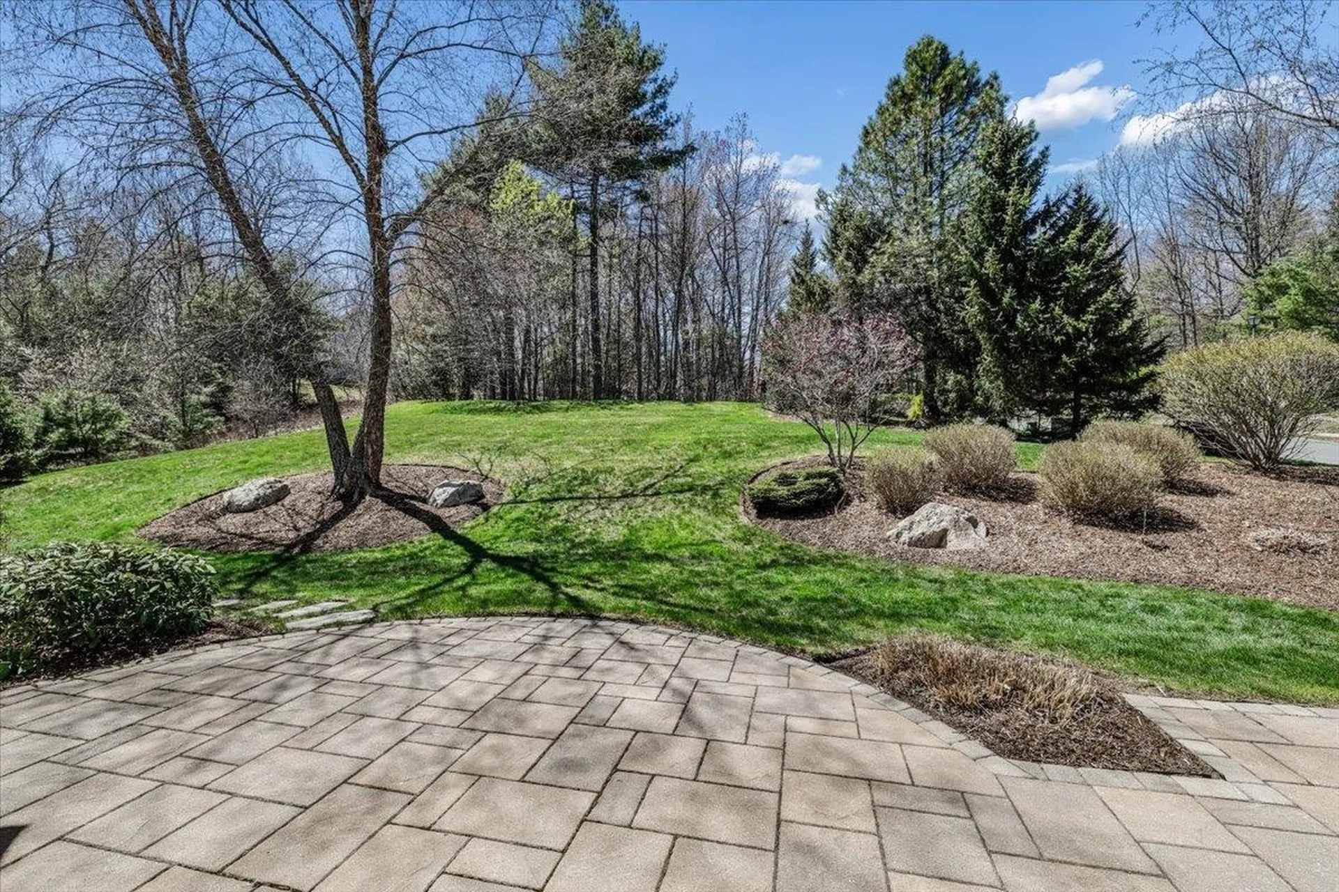 32 White Pine Lane Manchester NH 03102