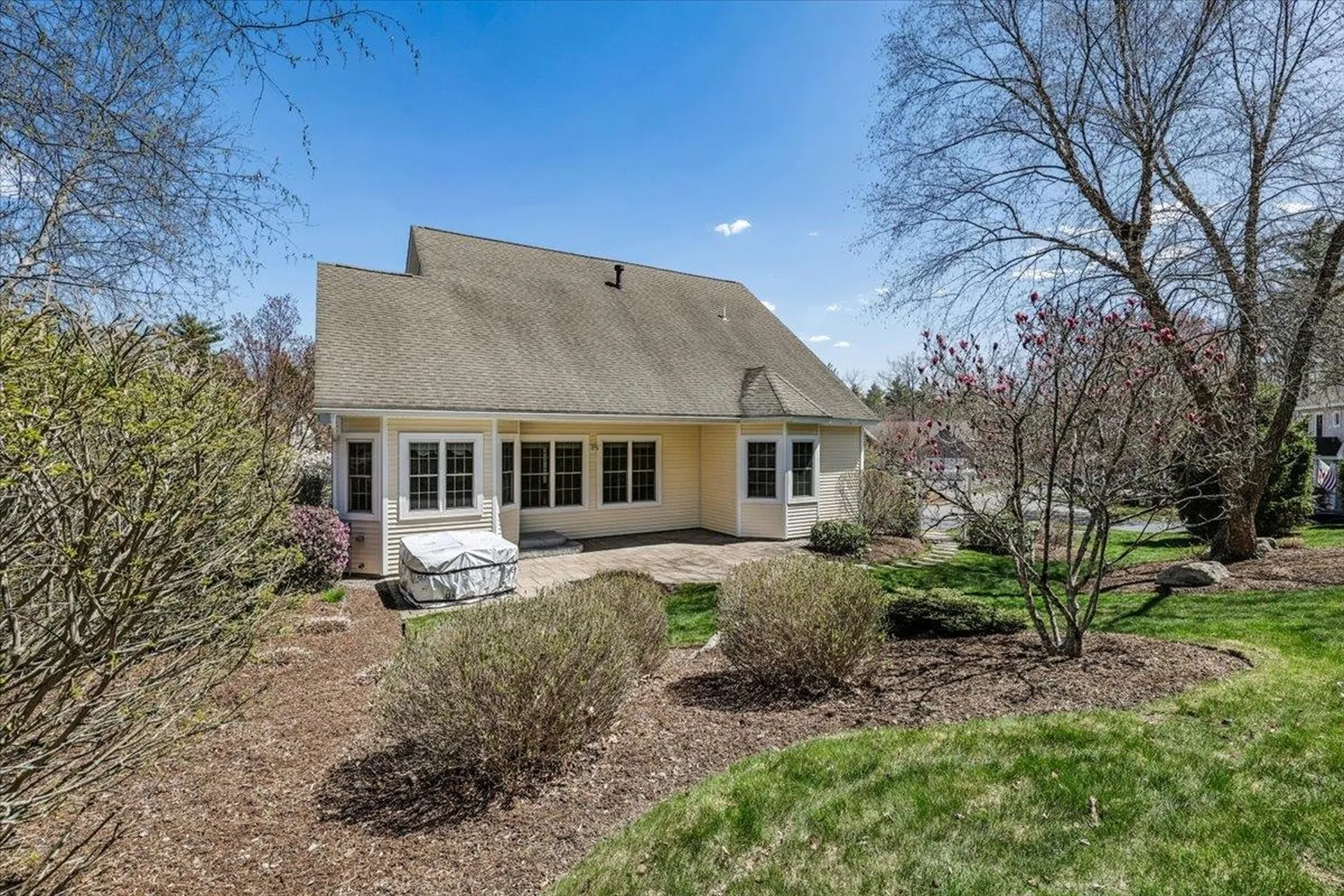 32 White Pine Lane Manchester NH 03102