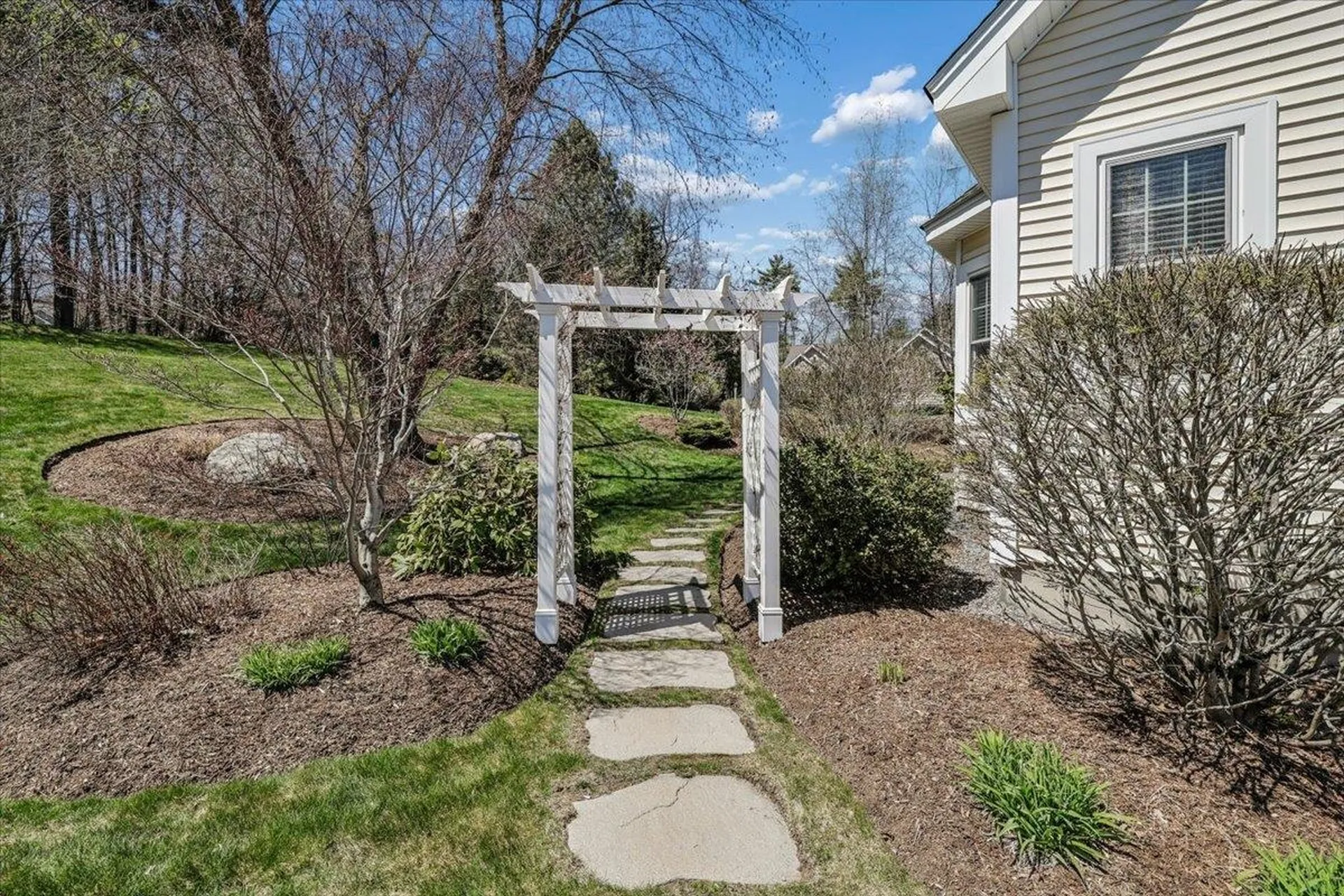 32 White Pine Lane Manchester NH 03102