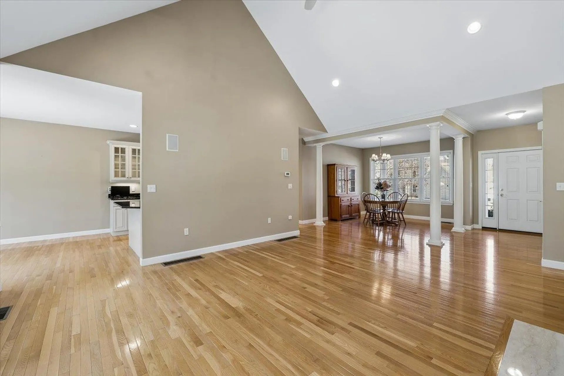 32 White Pine Lane Manchester NH 03102
