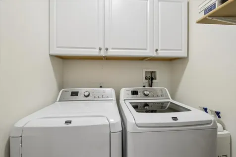 32 White Pine Lane Manchester NH 03102