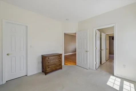 32 White Pine Lane Manchester NH 03102