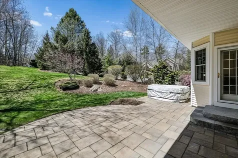 32 White Pine Lane Manchester NH 03102