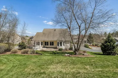 32 White Pine Lane Manchester NH 03102