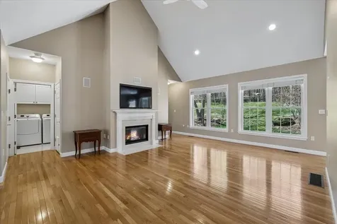 32 White Pine Lane Manchester NH 03102