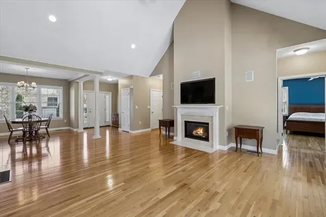 32 White Pine Lane Manchester NH 03102