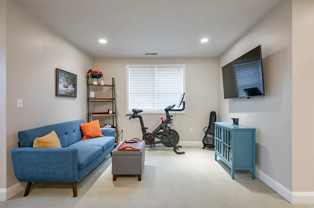 2 Lowther Place Nashua NH 03062