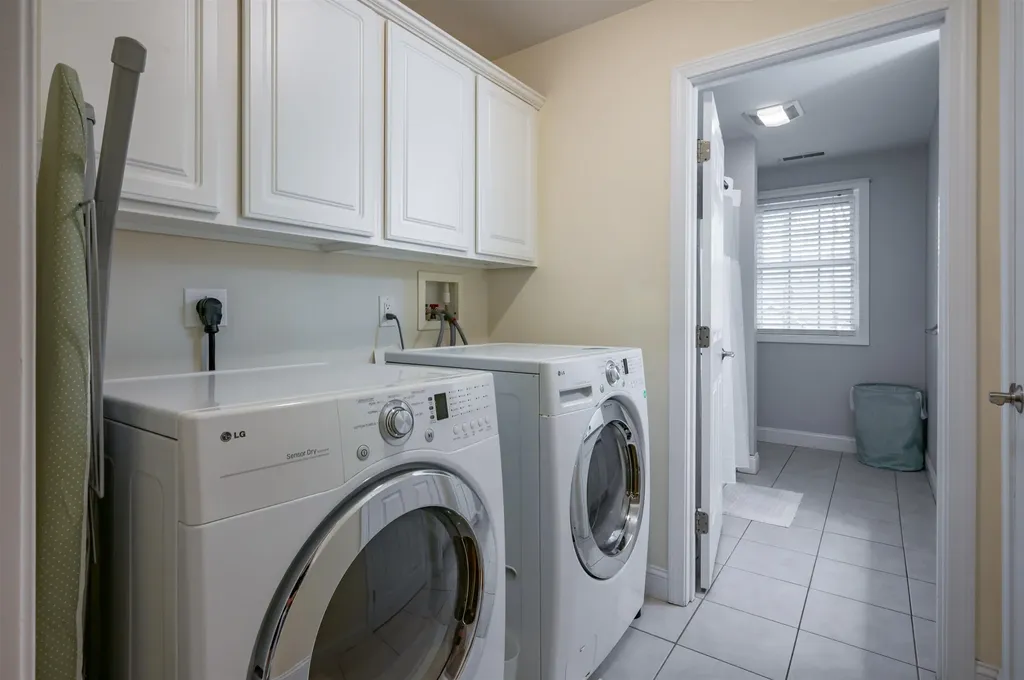2 Lowther Place Nashua NH 03062