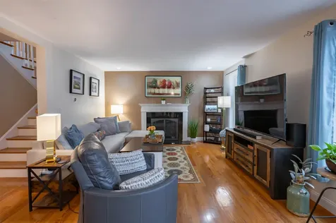 2 Lowther Place Nashua NH 03062