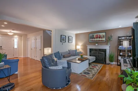 2 Lowther Place Nashua NH 03062